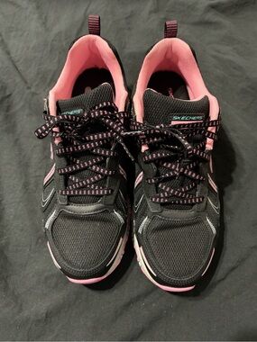 Skechers Black and Pink Women's Athletic Trainers